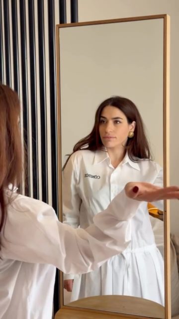 A layered knit dress by @combos.official , designed to sit effortlessly over fluid forms.
Texture, structure, and versatility working in quiet harmony.