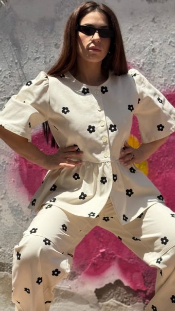 This set feels like dancing barefoot, flirting with summer, and saying “yes” to every plan 🌸✨
Playful florals, effortless energy, unforgettable vibe.
Now available at SEI Boutique 💌
@arpyes
@av_sunglasses
@noema.thebrand
#SEIboutique #floralset #summerenergy #cyprusfashion #ootdcy
