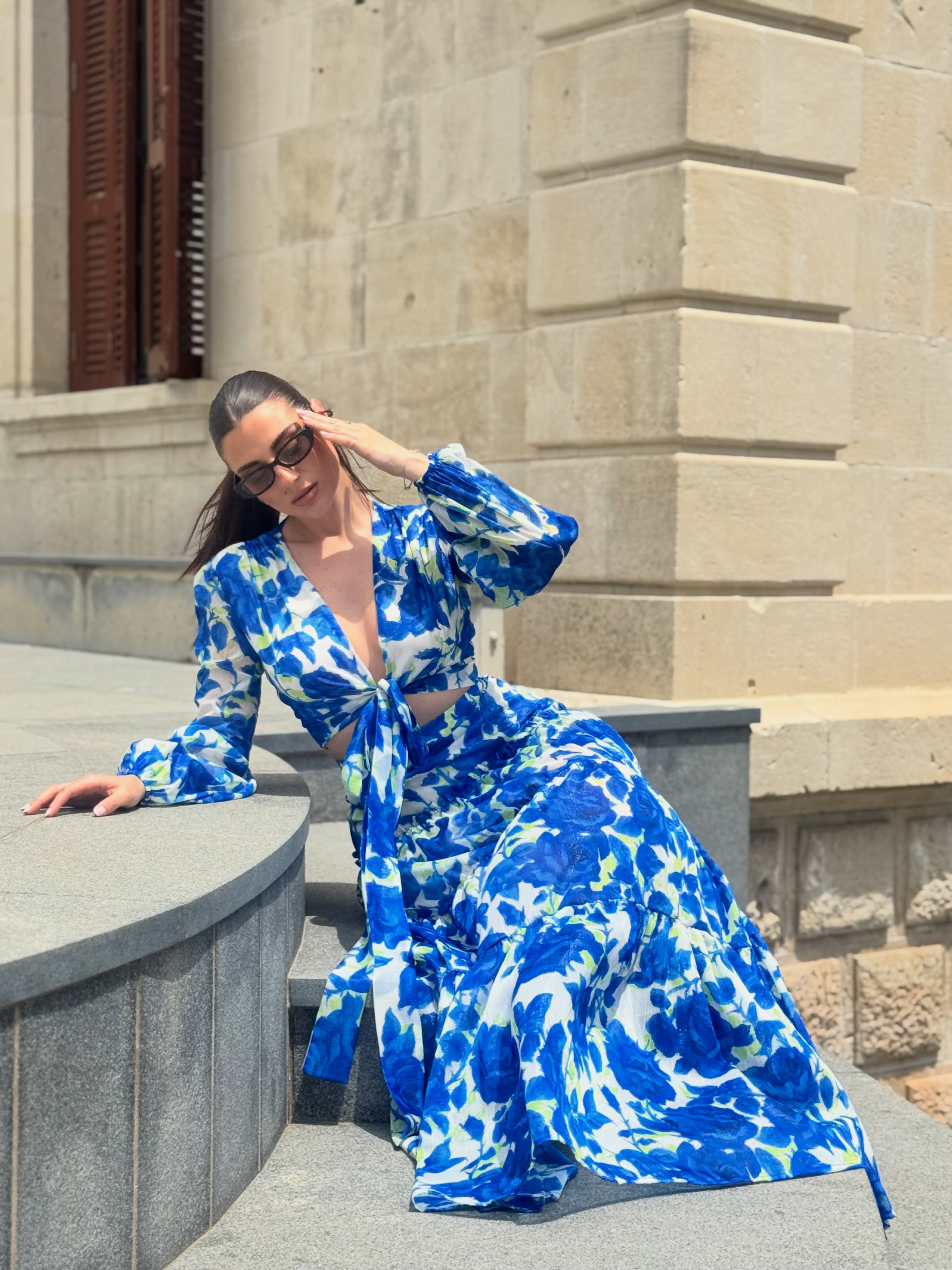 Blue florals, clear intentions 💙✨

The set that makes getting dressed the easiest decision of the day.

Now available at SEI Boutique 
DM us to shop 💌

@charis_studio 

#SEIboutique #bluefloral #matchingset #cyprusfashion #ootdcy