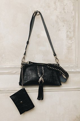 “I AM LOVE” SHOULDER BAG, BLACK