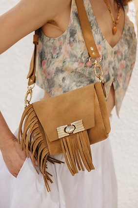 “WOMAN” SHOULDER BAG HONEY SUEDE