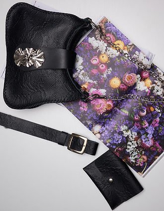 “INNOCENCE” SHOULDER BAG, BLACK