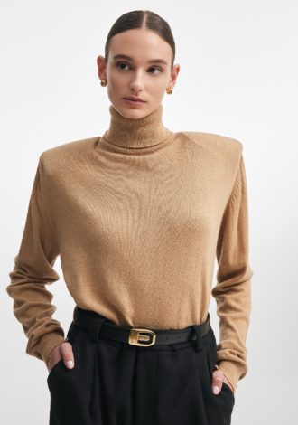 BASIC KNITTED BLOUSE CAMEL