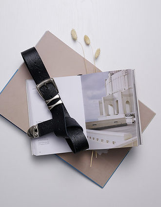 “STRANGE” LEATHER BELT